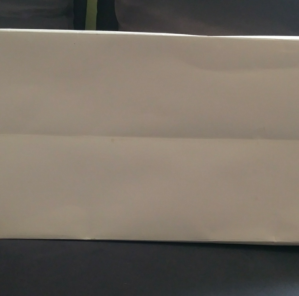 21" long cream BURBERRY shopping bag - Picture 5 of 6